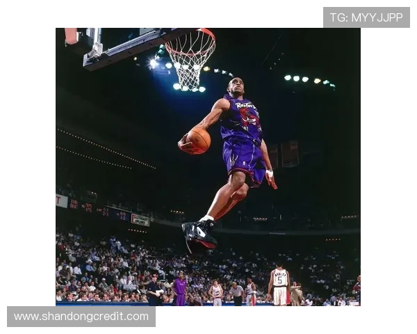 2008年卡特重返多伦多对决猛龙的精彩瞬间与历史回顾