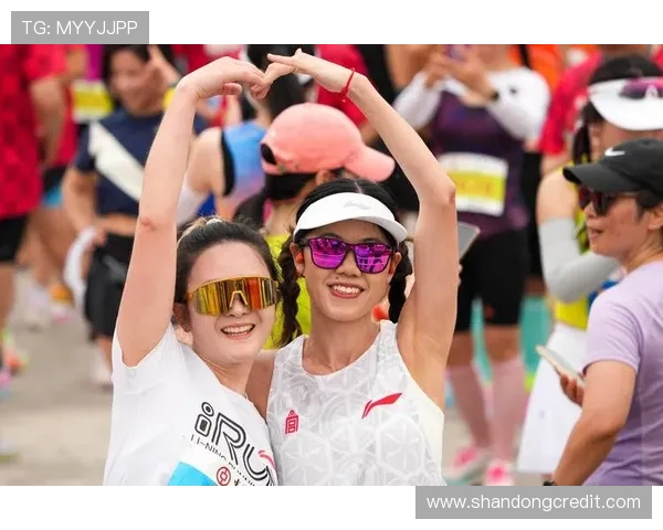 重庆极限运动队在马拉松大满贯中的力量展现与精彩点评